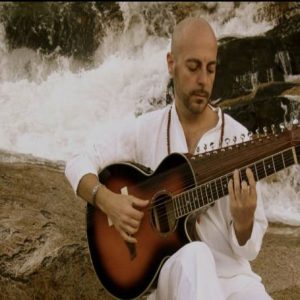 Flamenco, Yoga & Weltmusik – Der international gefeierte Künstler Chema Vílchez zu Gast in Parin